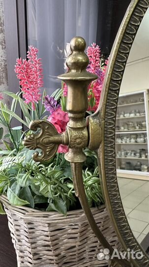 Роскошное зеркало в бронзовой оправе