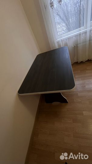 Кухонный стол