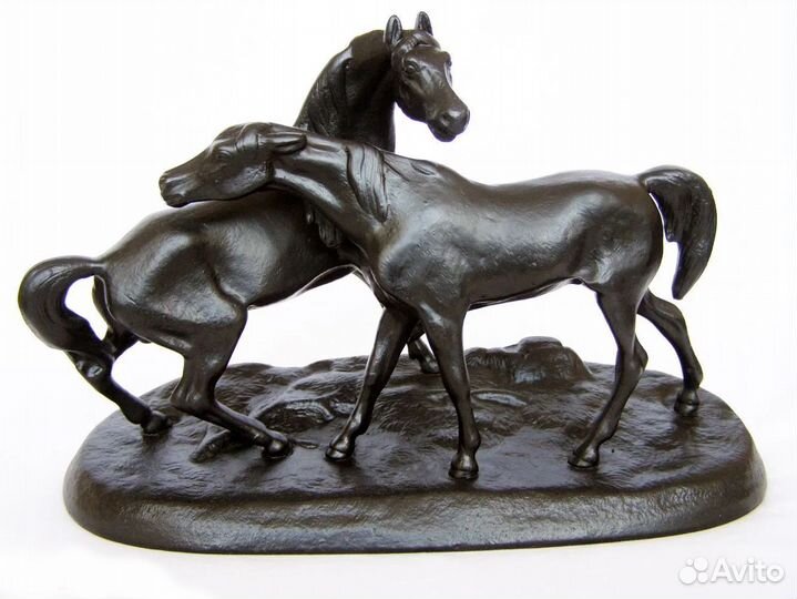 Кони на воле. Чугун. Каслинское литье Касли 1986 г