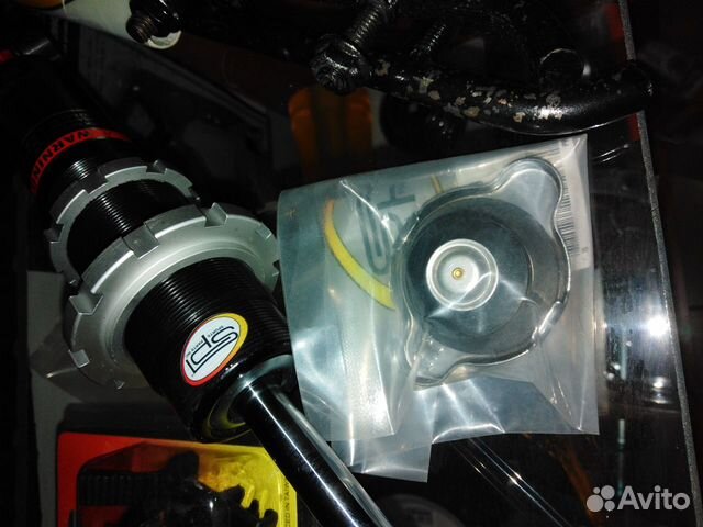 Крышка расширительного бачка снегохода