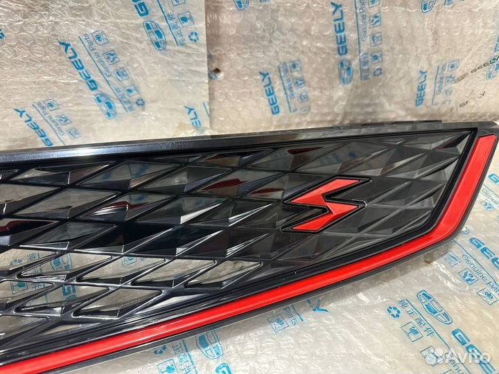 Решетка радиатора Geely Coolray New