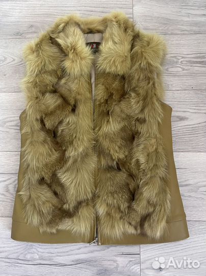 Меховая жилетка из лисы
