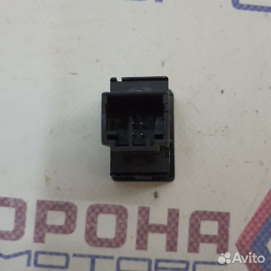 Кнопка обогрева сиденья водителя