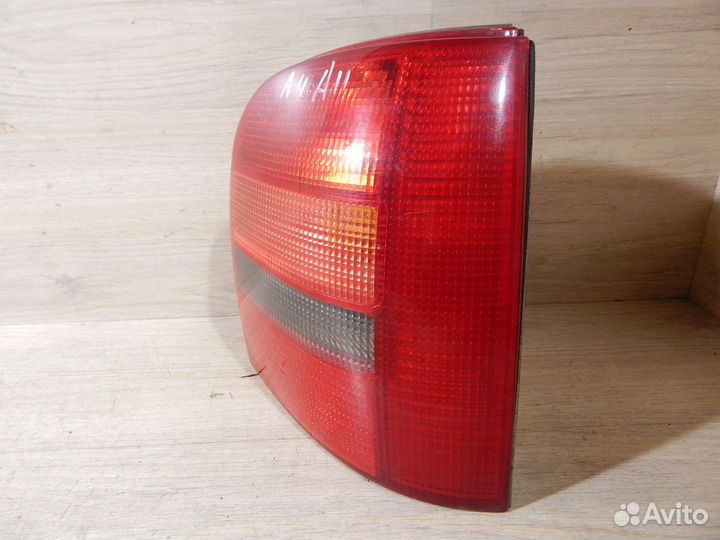 Фонарь правый Audi A4 B5 универсал