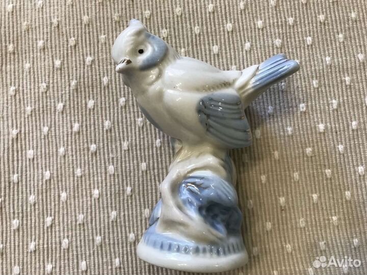 Фарфоровая статуэтка Старая гжель