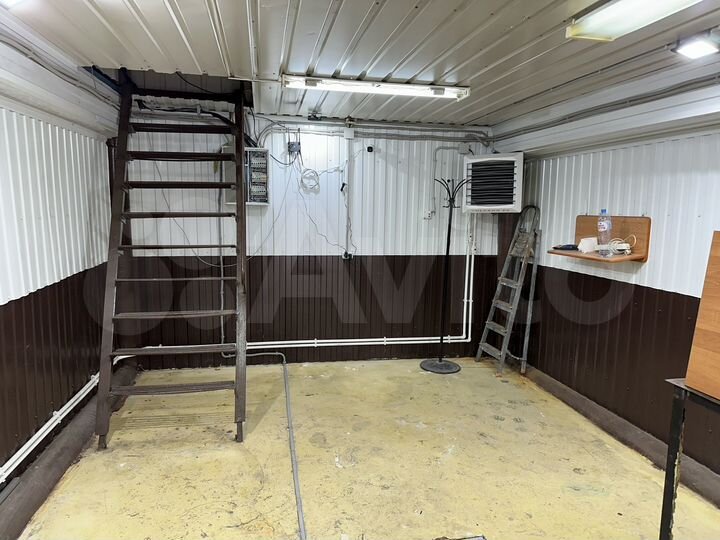 Гараж, > 30 м²