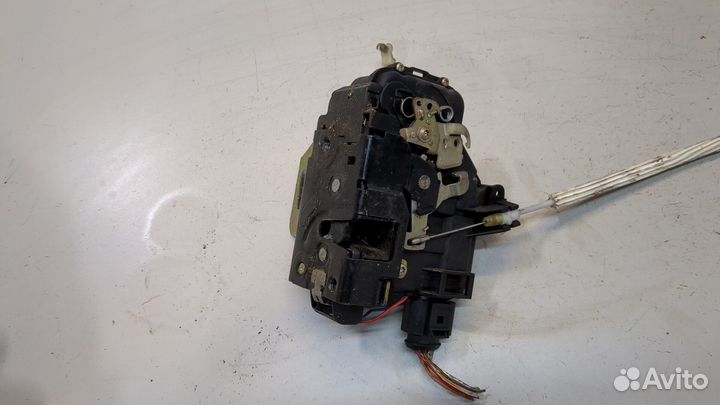 Замок двери левый передний Audi A6 (C5), 2001