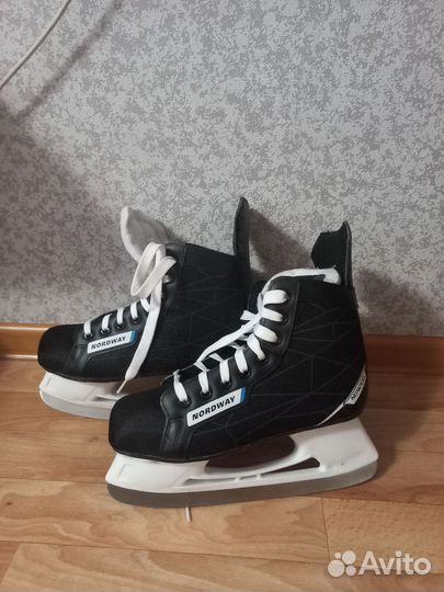 Коньки фигурные 41 размер