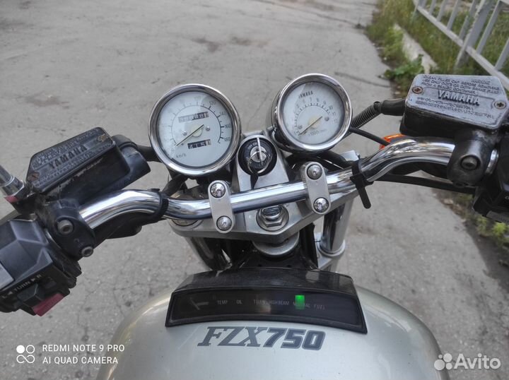 Yamaha Fzx 750