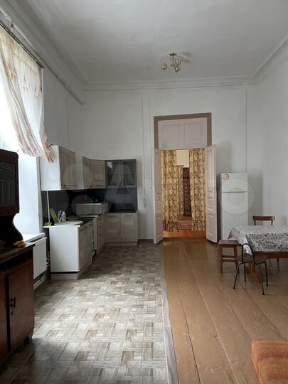 2-к. квартира, 81 м², 1/1 эт.