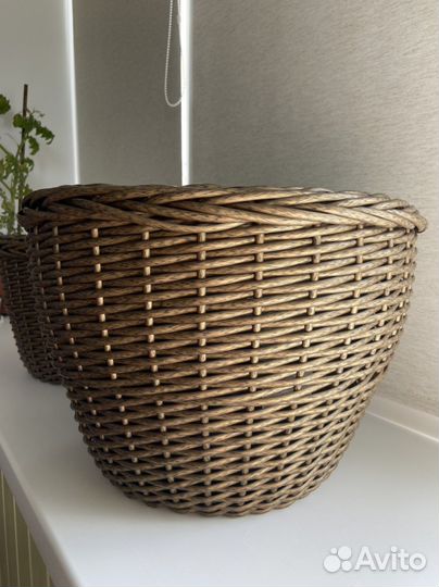 Кашпо из искусственного ротанга