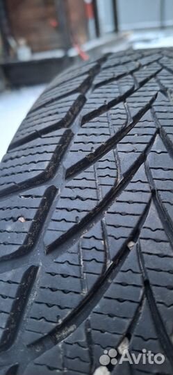 Goodyear UltraGrip Ice 2 215/65 R16 98