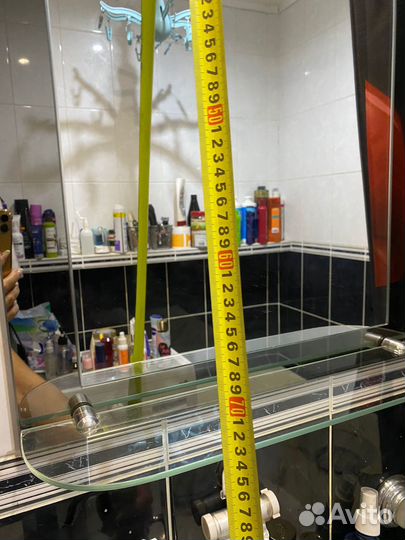 Зеркало для ванной с полочкой