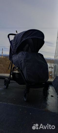 Прогулочная коляска