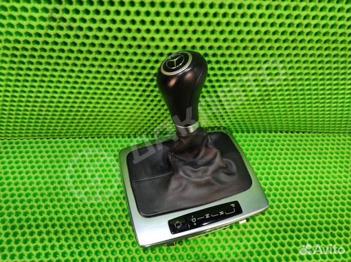 Ручка АКПП Mercedes-Benz C W204