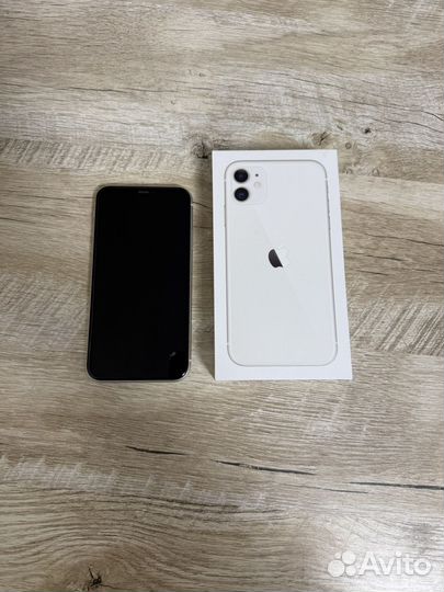 iPhone 11, 64 ГБ