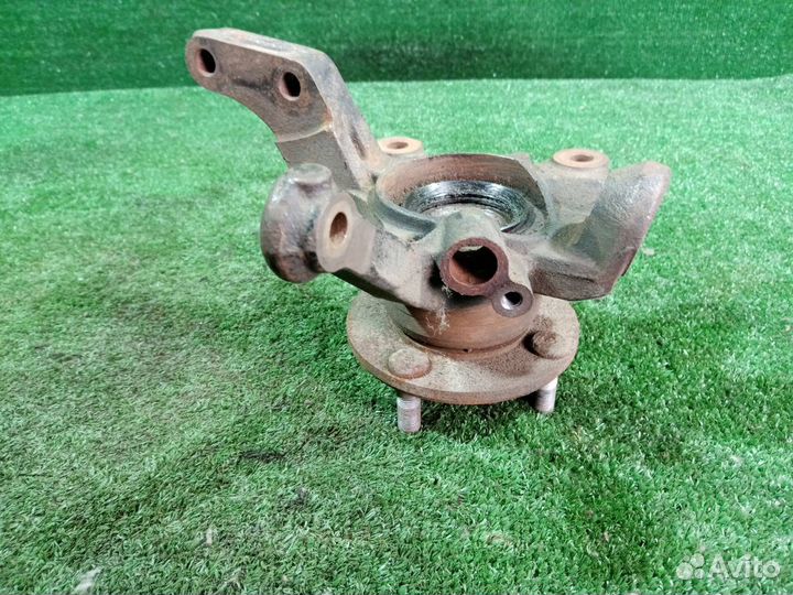 Кулак поворотный передний левый Nissan Cube AZ10