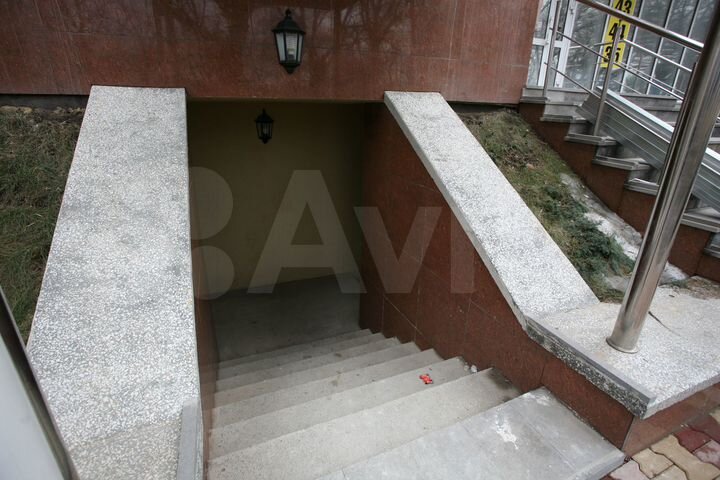 Продам цоколь ЖК 