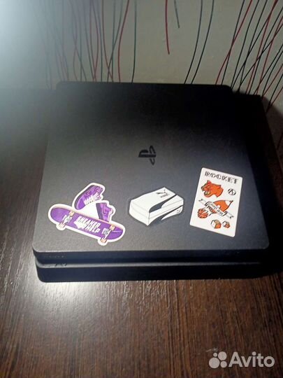 Play Station 4 slim