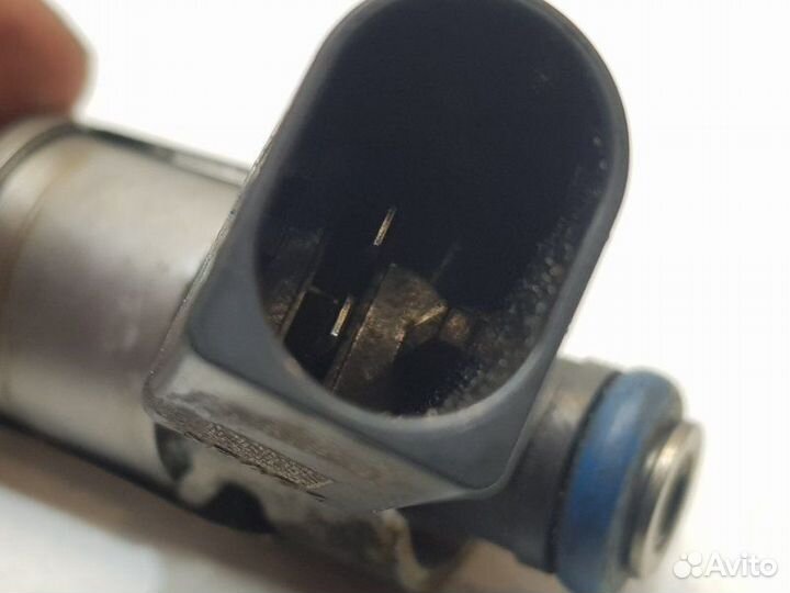 Форсунка топливная Audi A4 AUK 2009