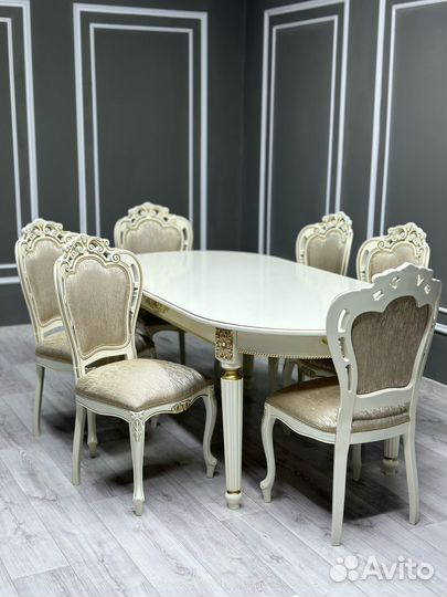 Кухонный стол и стулья