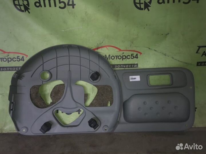 Обшивка двери багажника задняя Toyota Funcargo