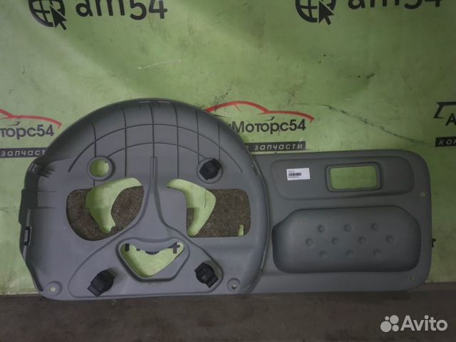 Обшивка двери багажника задняя Toyota Funcargo