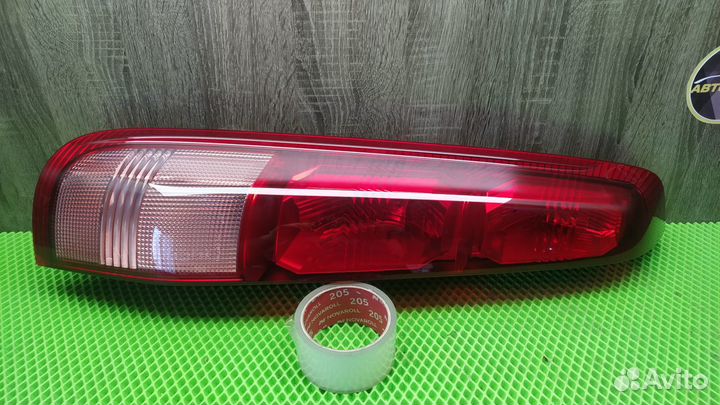 Фонарь задний левый внешний Nissan X-Trail T30