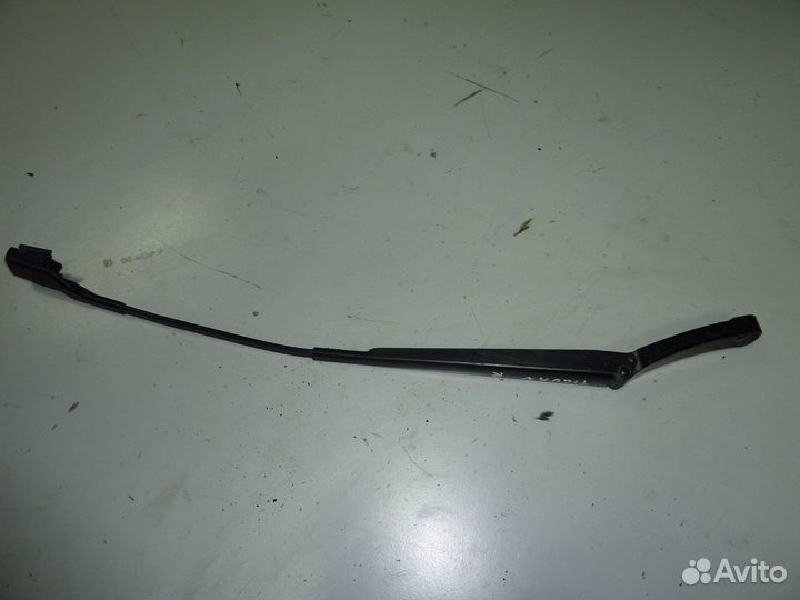 Volkswagen Tiguan Поводок стеклоочистителя правый