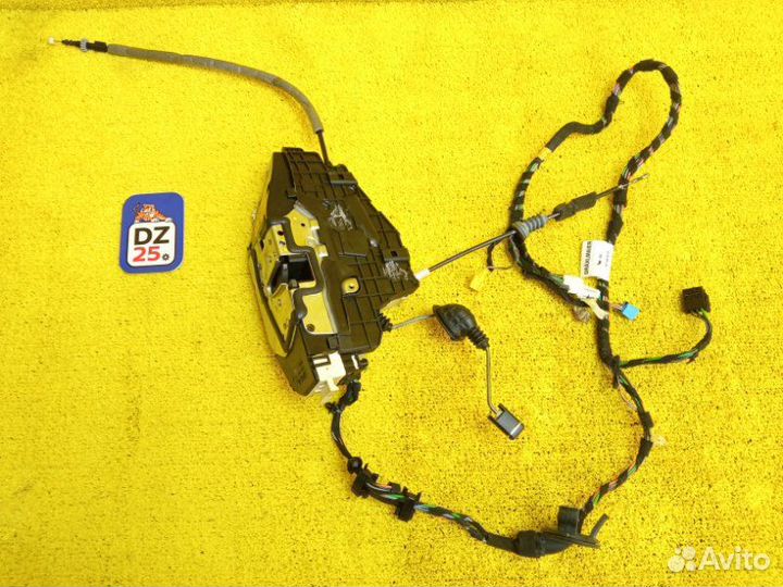 Замок двери передний правый Mercedes-Benz