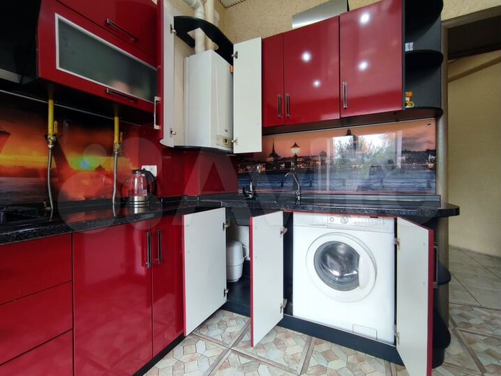 3-к. квартира, 105 м², 2/4 эт.