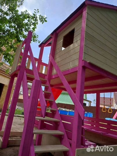 Детский домик на сваях