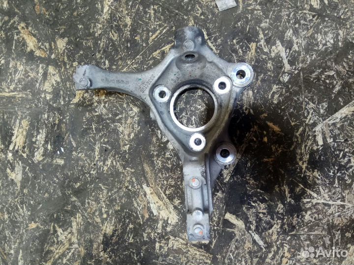 Кулак передний правый Chevrolet Malibu 9 2015