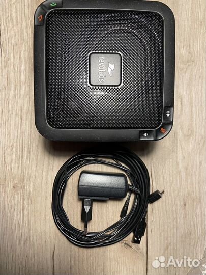 USB-конференц-телефон Revolabs FLX UC 500