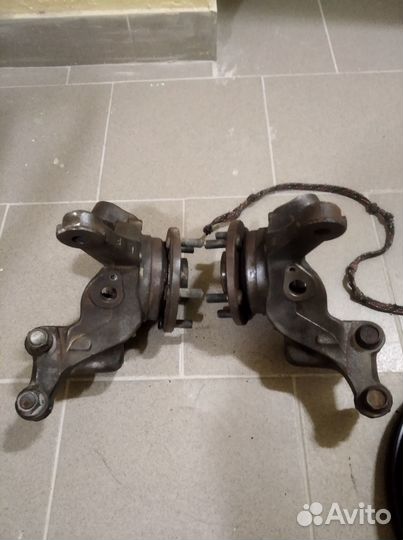 Кулак Toyota Highlander