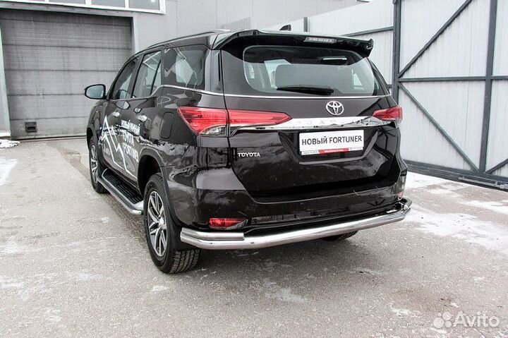 Защита заднего бампера Toyota fortuner (2017) II