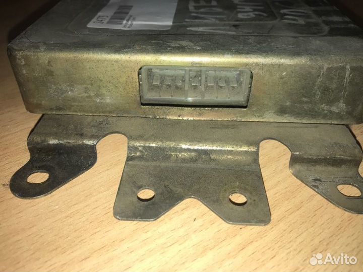 Блок управления двс Mitsubishi Libero