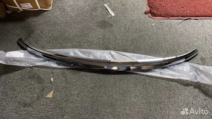 Хром капота Камри 55 оригинал