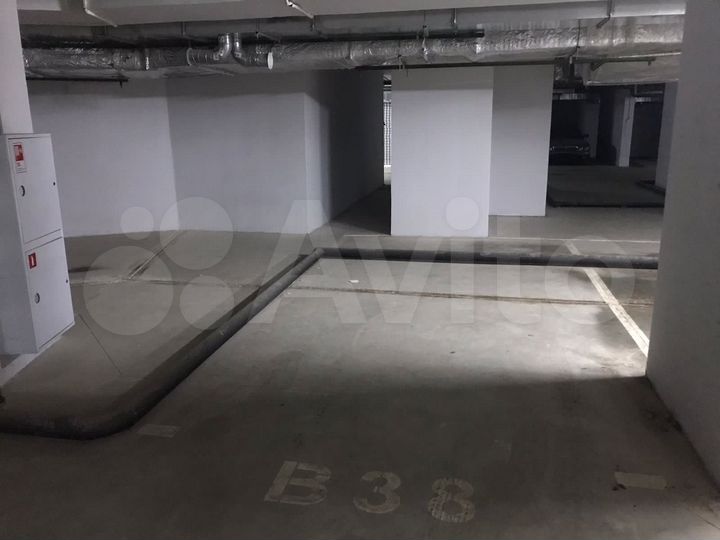 Машиноместо, 30 м²