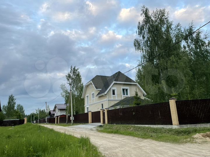 Коттедж 265 м² на участке 20 сот.