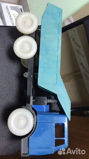 Игрушка самосвал грузовик камаз пластмасса.ссср