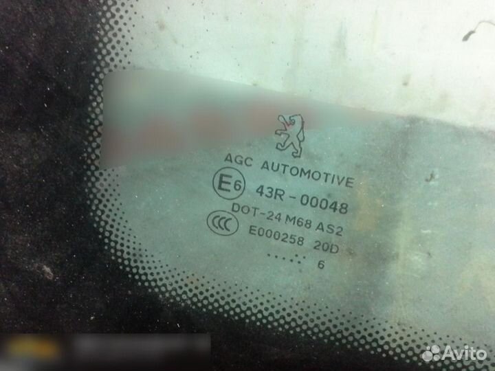 Стекло кузовное глухое левое Peugeot 307 2001-2007