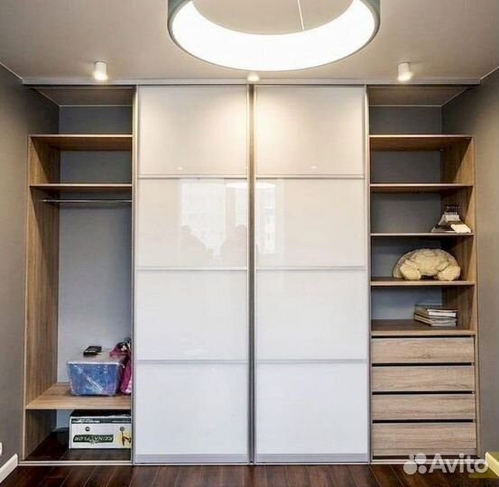 Шкаф с зеркалом