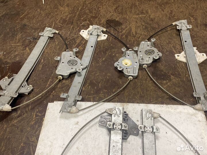 Стеклоподъемник передний Kia rio 3