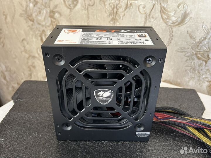 Блок питания Cougar STX 700W