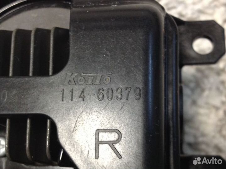 Оригинал Subaru Forester SK рамка птф левая