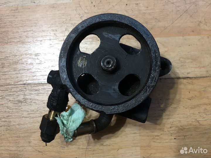 Насос гур Toyota NAdia 3sfse 3sfe