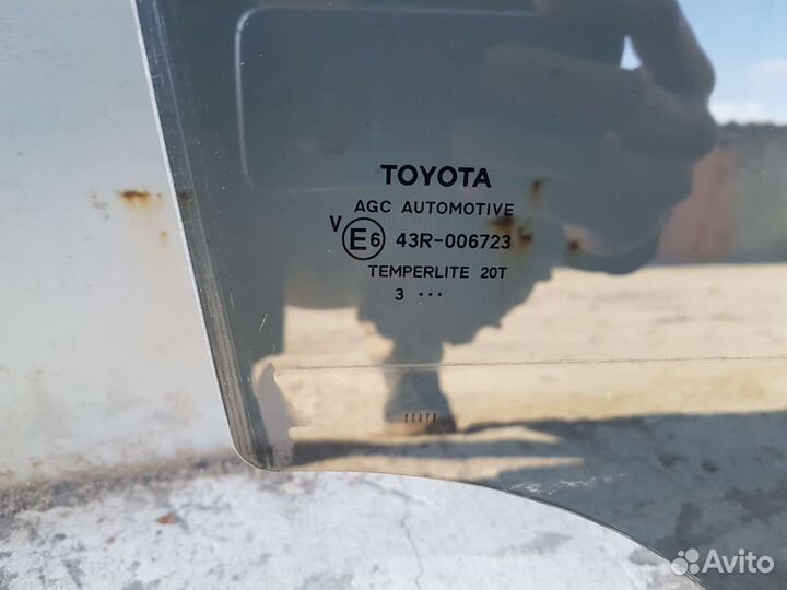 Стекло задней двери Toyota Avensis Универсал T270