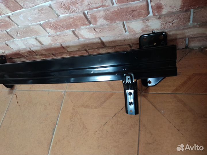 Усилитель переднего бампера Hyundai Creta 1