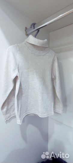Два новых пуловера на девочку размер 98, 110